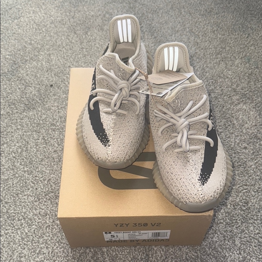 Adidas  Yeezy Boost 350 V2 - Cream and Black